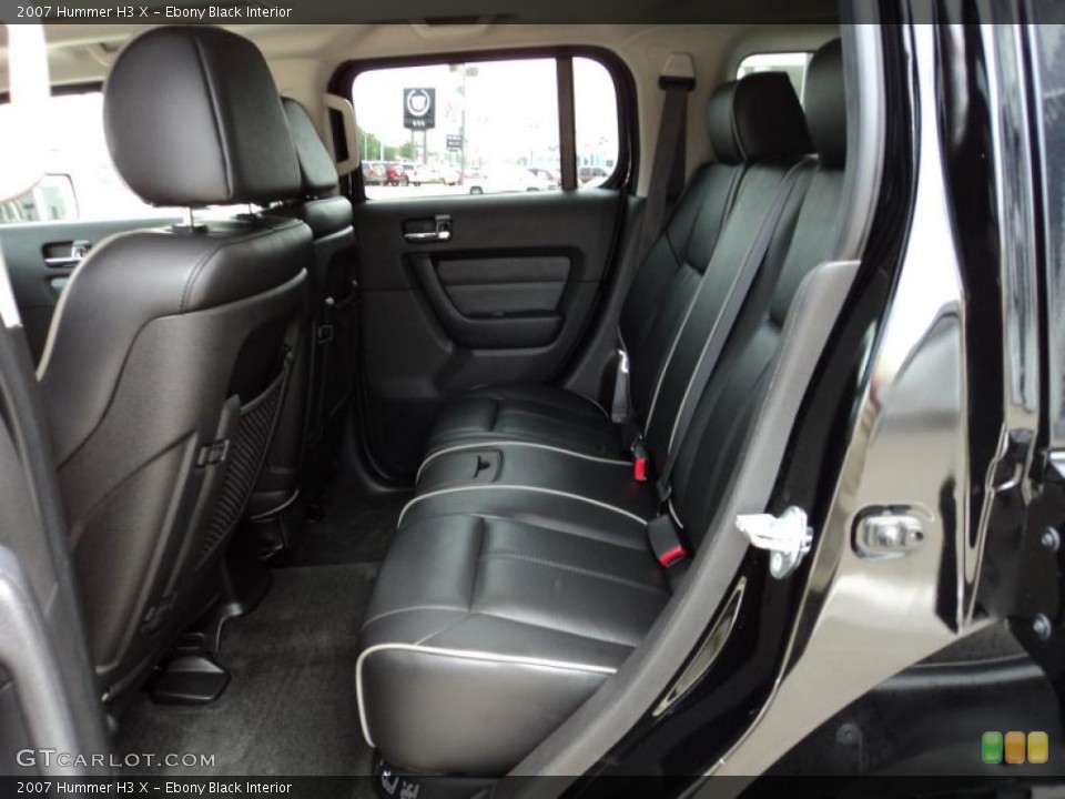 Ebony Black Interior Photo for the 2007 Hummer H3 X #48313024