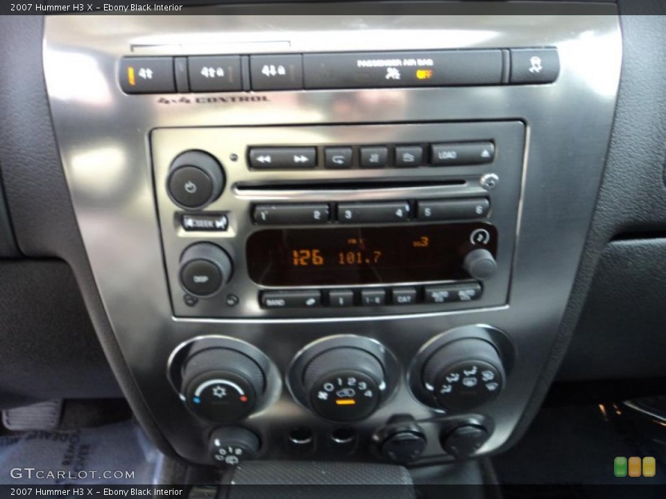 Ebony Black Interior Controls for the 2007 Hummer H3 X #48313099