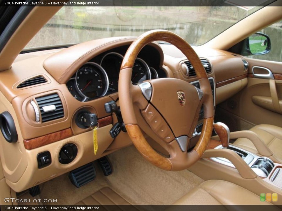 Havanna/Sand Beige Interior Steering Wheel for the 2004 Porsche Cayenne S #48313342