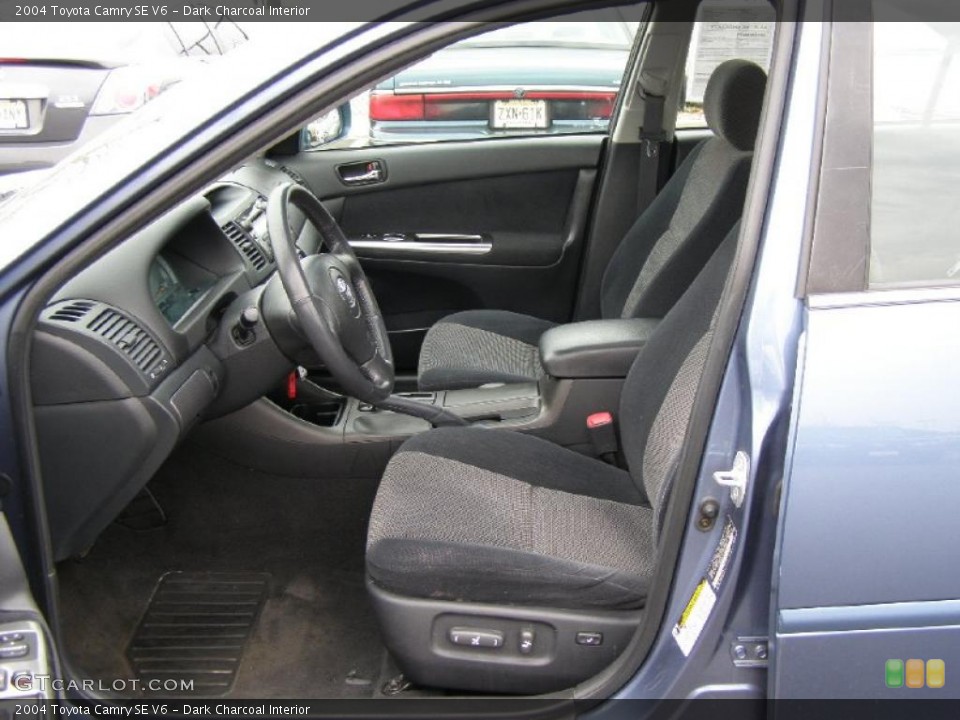 Dark Charcoal Interior Photo for the 2004 Toyota Camry SE V6 #48315976