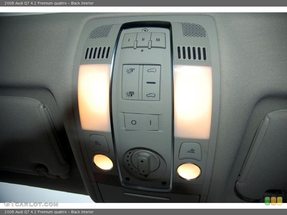 Black Interior Controls for the 2008 Audi Q7 4.2 Premium quattro #48316399