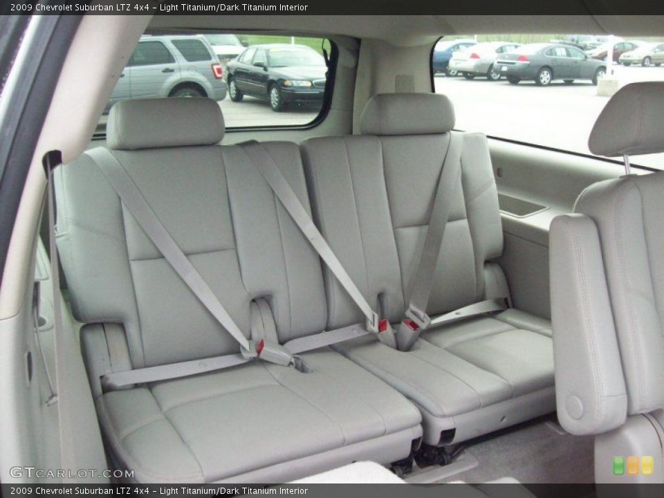 Light Titanium/Dark Titanium Interior Photo for the 2009 Chevrolet Suburban LTZ 4x4 #48320537