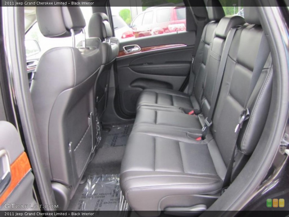 Black Interior Photo for the 2011 Jeep Grand Cherokee Limited #48320741