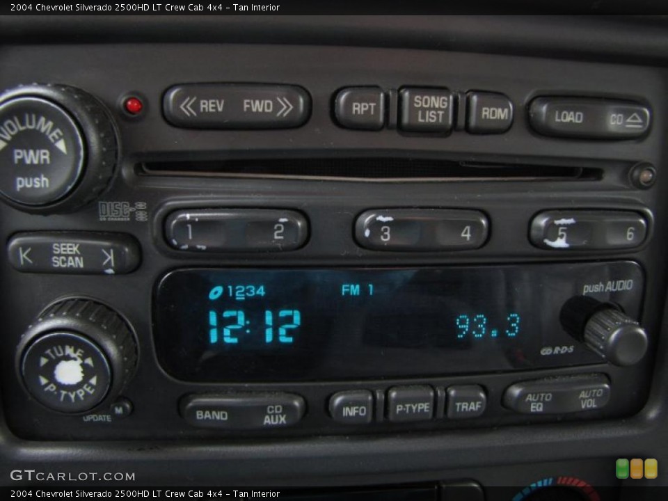 Tan Interior Controls for the 2004 Chevrolet Silverado 2500HD LT Crew Cab 4x4 #48321782