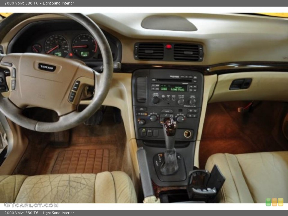 Light Sand Interior Dashboard for the 2000 Volvo S80 T6 #48322733