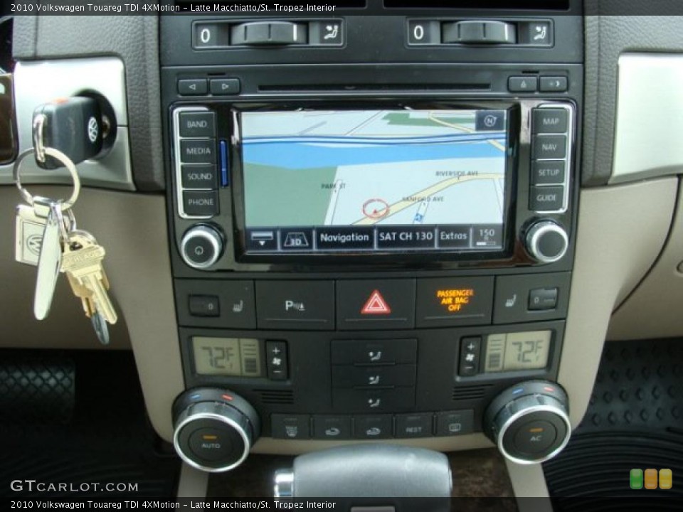 Latte Macchiatto/St. Tropez Interior Navigation for the 2010 Volkswagen Touareg TDI 4XMotion #48323450
