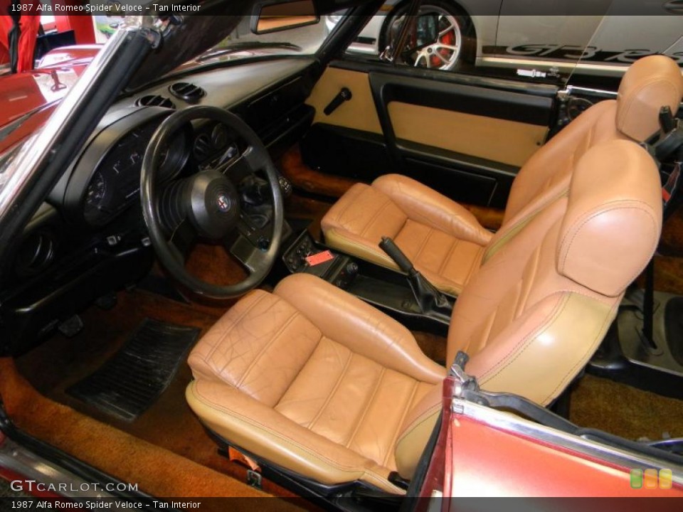 Tan Interior Photo for the 1987 Alfa Romeo Spider Veloce #48324701