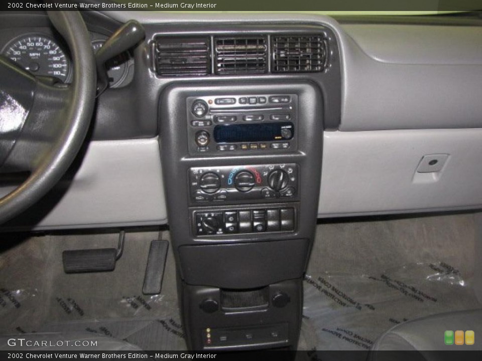 Medium Gray Interior Controls for the 2002 Chevrolet Venture Warner Brothers Edition #48324914