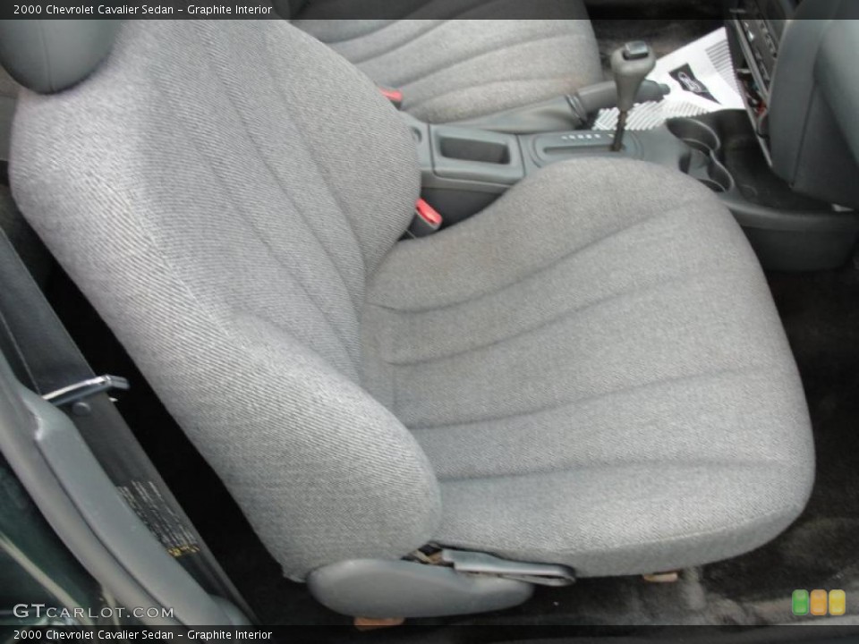 Graphite Interior Photo for the 2000 Chevrolet Cavalier Sedan #48329443