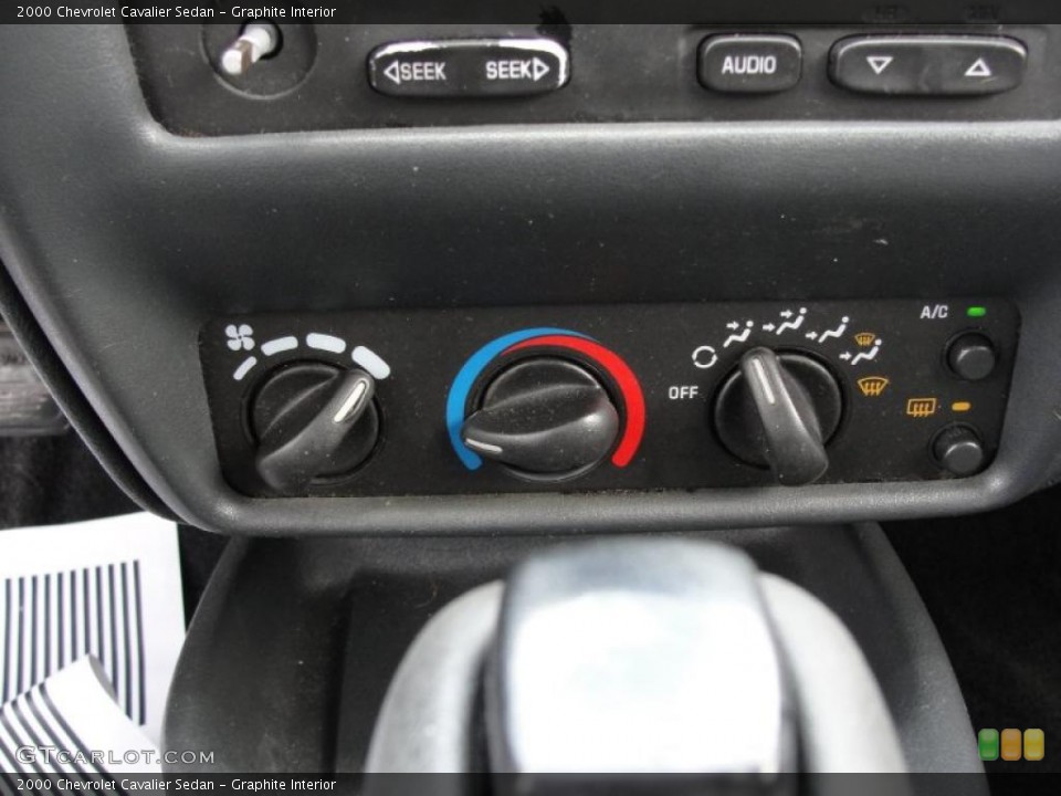 Graphite Interior Controls for the 2000 Chevrolet Cavalier Sedan #48329578
