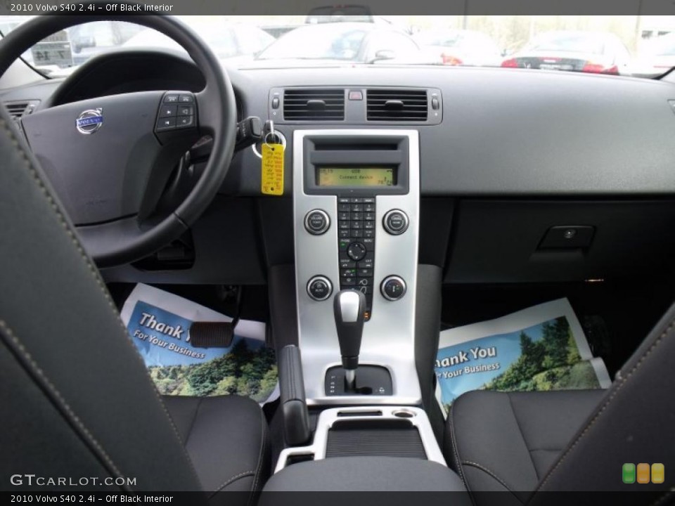 Off Black Interior Dashboard for the 2010 Volvo S40 2.4i #48332911