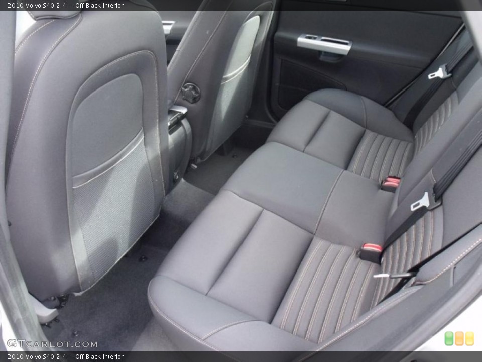Off Black Interior Photo for the 2010 Volvo S40 2.4i #48332956