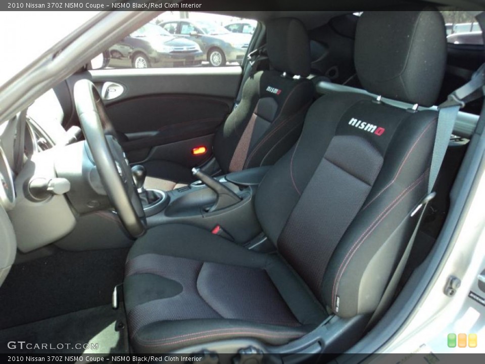 NISMO Black/Red Cloth Interior Photo for the 2010 Nissan 370Z NISMO Coupe #48333621