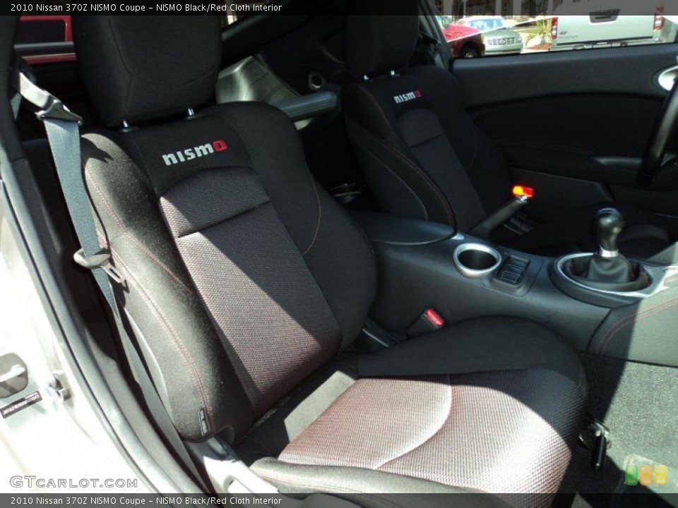 NISMO Black/Red Cloth Interior Photo for the 2010 Nissan 370Z NISMO Coupe #48333649