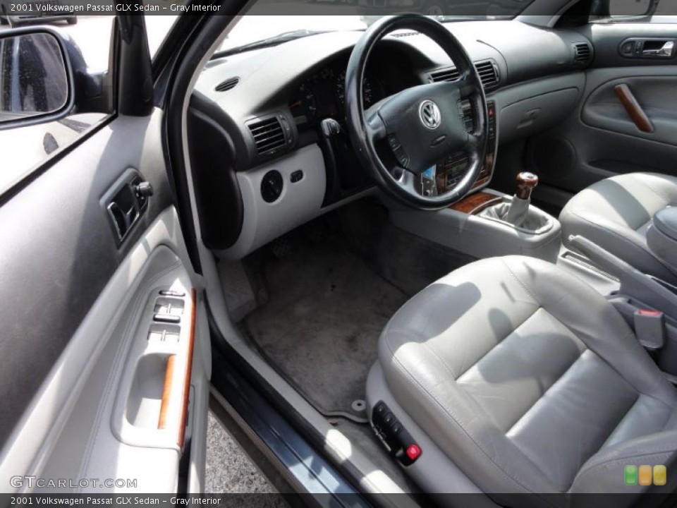 Gray Interior Photo for the 2001 Volkswagen Passat GLX Sedan #48342148