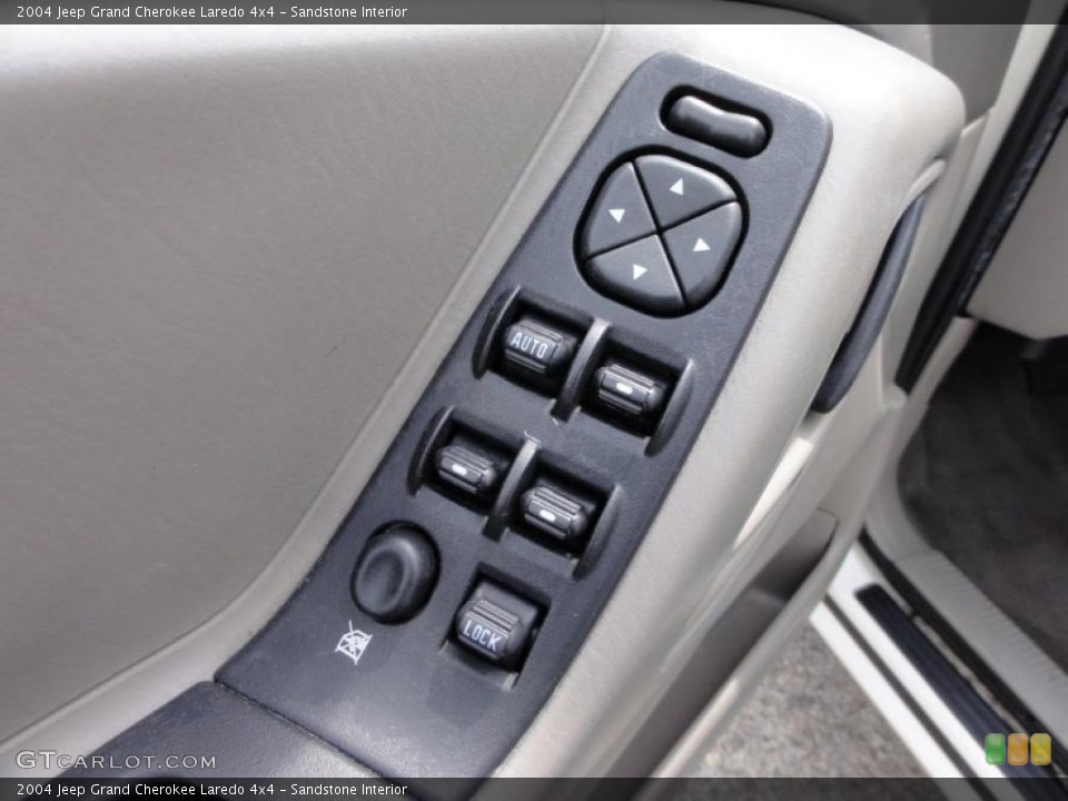 Sandstone Interior Controls for the 2004 Jeep Grand Cherokee Laredo 4x4 #48344533