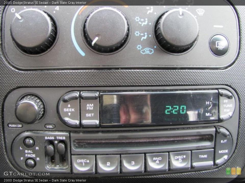Dark Slate Gray Interior Controls for the 2003 Dodge Stratus SE Sedan #48355987