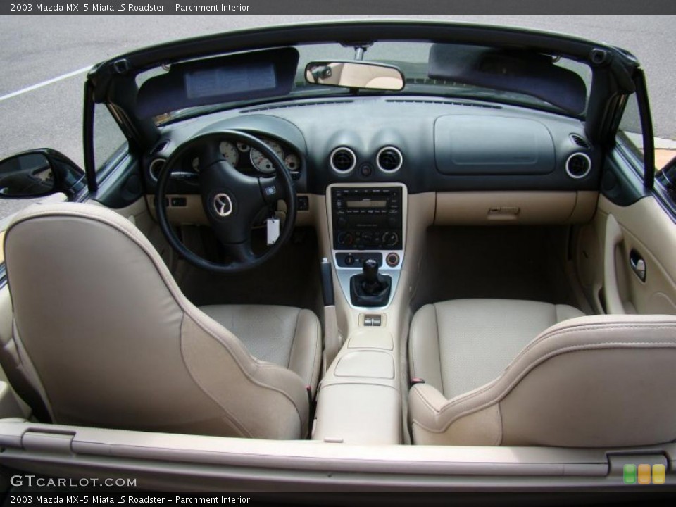 Parchment Interior Photo for the 2003 Mazda MX-5 Miata LS Roadster #48356251