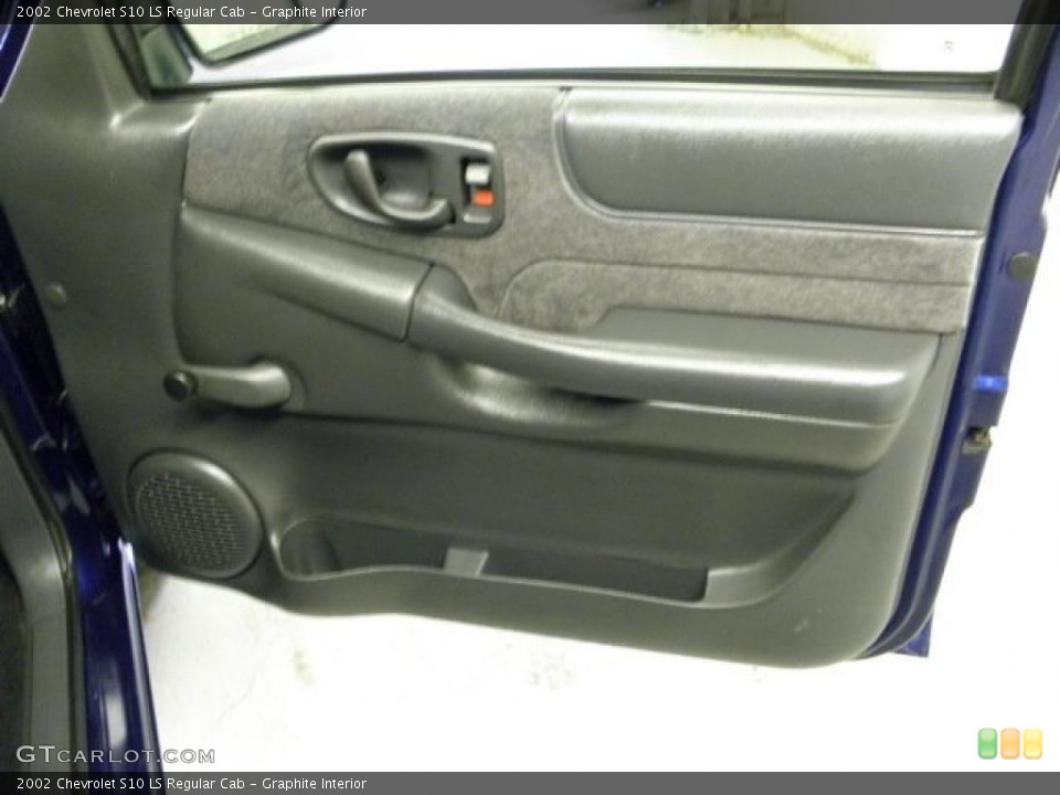 Graphite Interior Door Panel for the 2002 Chevrolet S10 LS Regular Cab #48357298