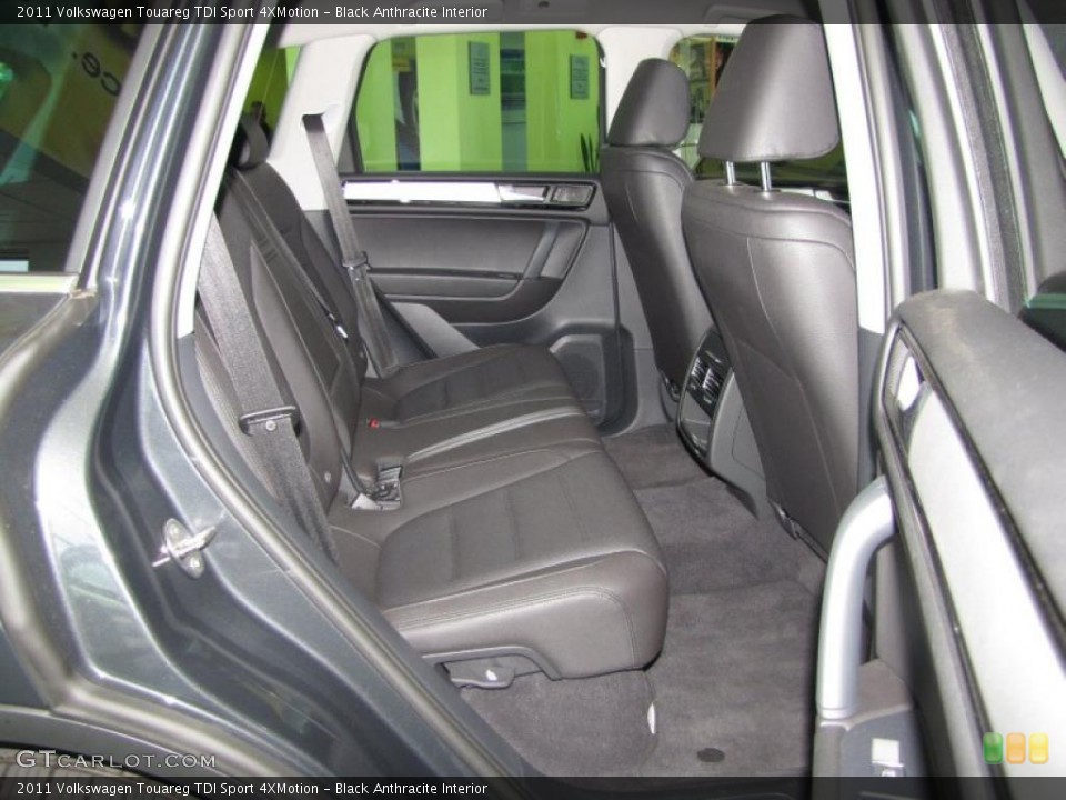 Black Anthracite Interior Photo for the 2011 Volkswagen Touareg TDI Sport 4XMotion #48360778