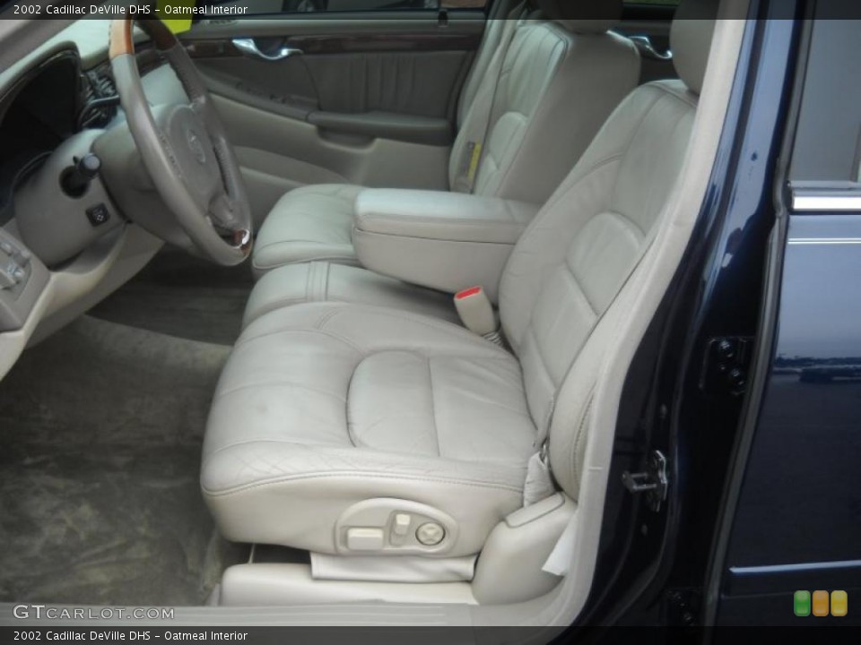 Oatmeal Interior Photo for the 2002 Cadillac DeVille DHS #48364174