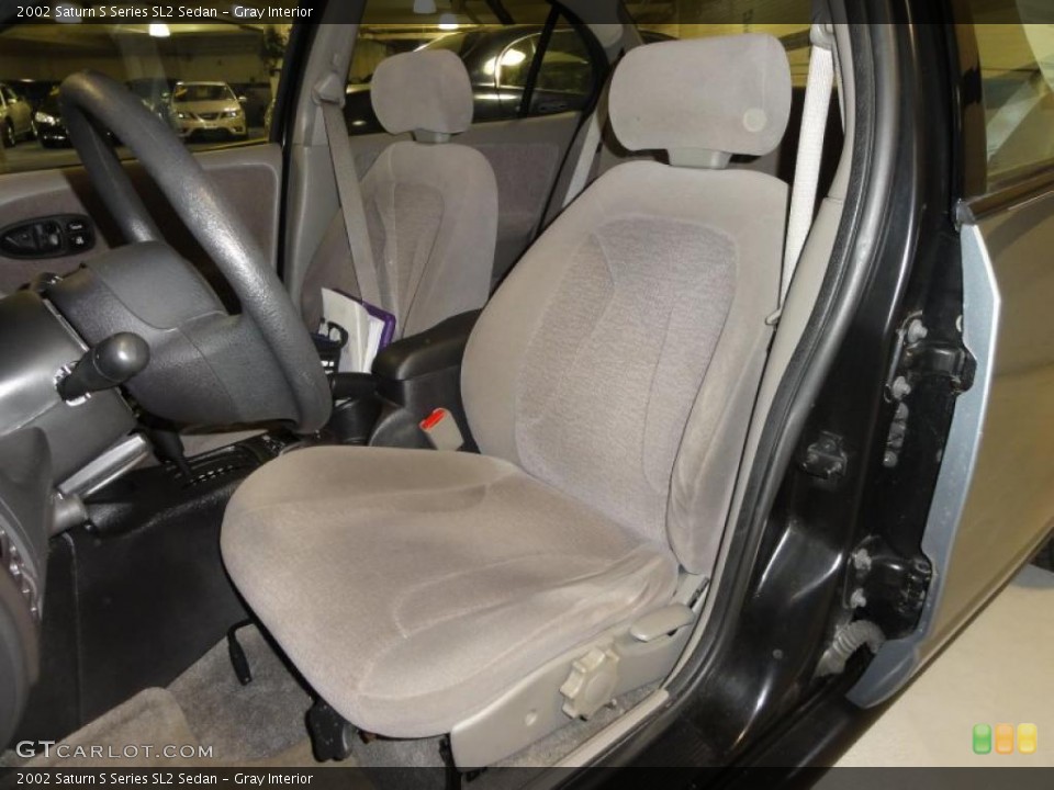 Gray Interior Photo for the 2002 Saturn S Series SL2 Sedan #48375119