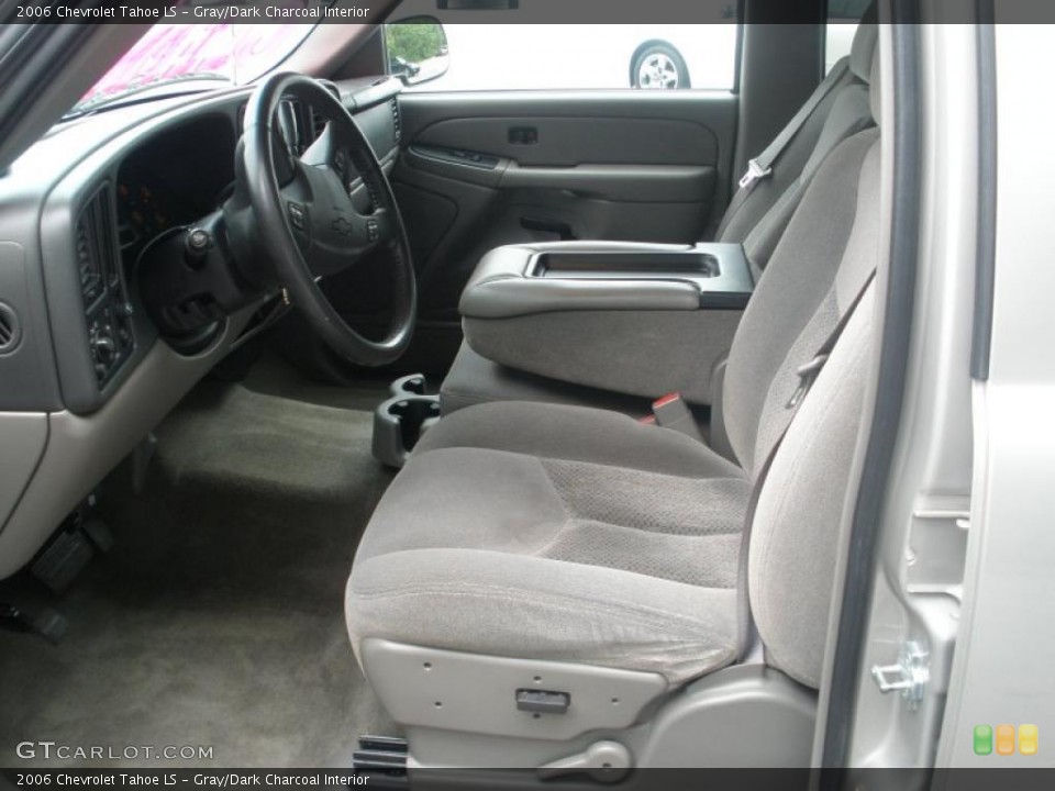 Gray/Dark Charcoal Interior Photo for the 2006 Chevrolet Tahoe LS #48376595