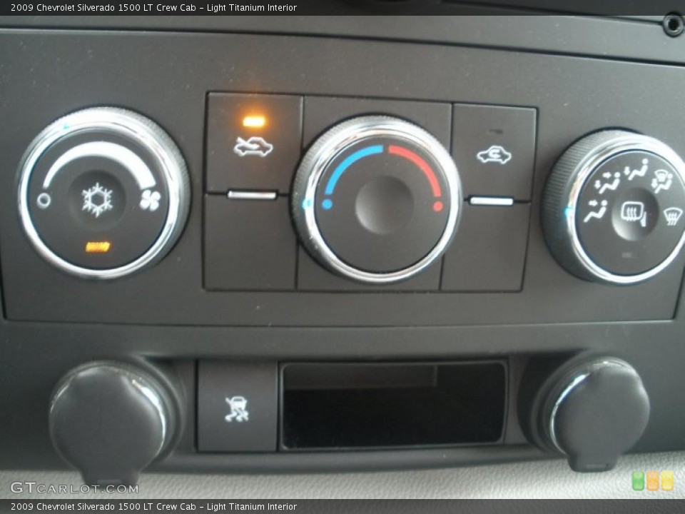 Light Titanium Interior Controls for the 2009 Chevrolet Silverado 1500 LT Crew Cab #48377180