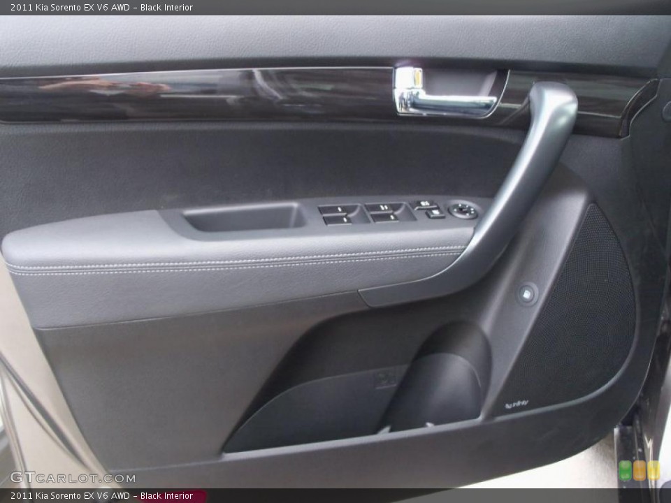 Black Interior Door Panel for the 2011 Kia Sorento EX V6 AWD #48382229