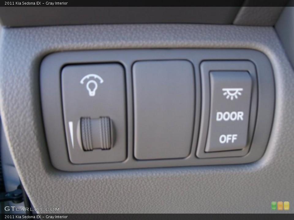 Gray Interior Controls for the 2011 Kia Sedona EX #48382895