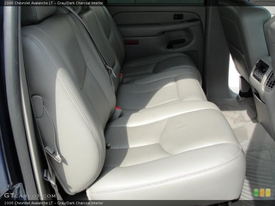 Gray/Dark Charcoal Interior Photo for the 2006 Chevrolet Avalanche LT #48385193
