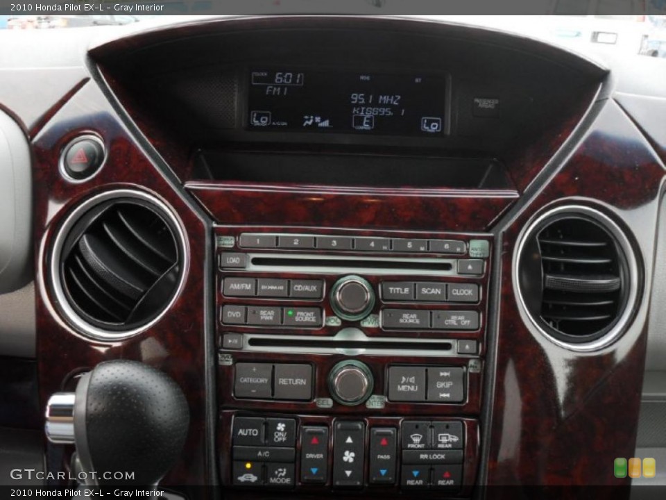 Gray Interior Controls for the 2010 Honda Pilot EX-L #48385658