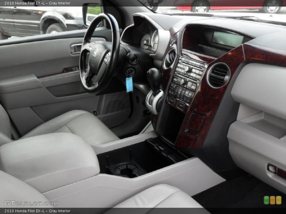 Gray Interior Photo for the 2010 Honda Pilot EX-L #48385703