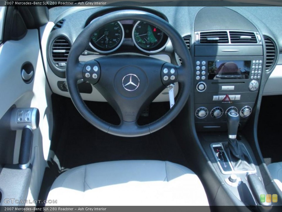 Ash Grey Interior Controls for the 2007 Mercedes-Benz SLK 280 Roadster #48388503
