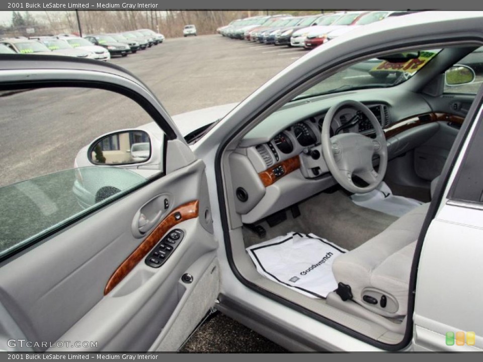 Medium Gray Interior Photo for the 2001 Buick LeSabre Limited #48406282