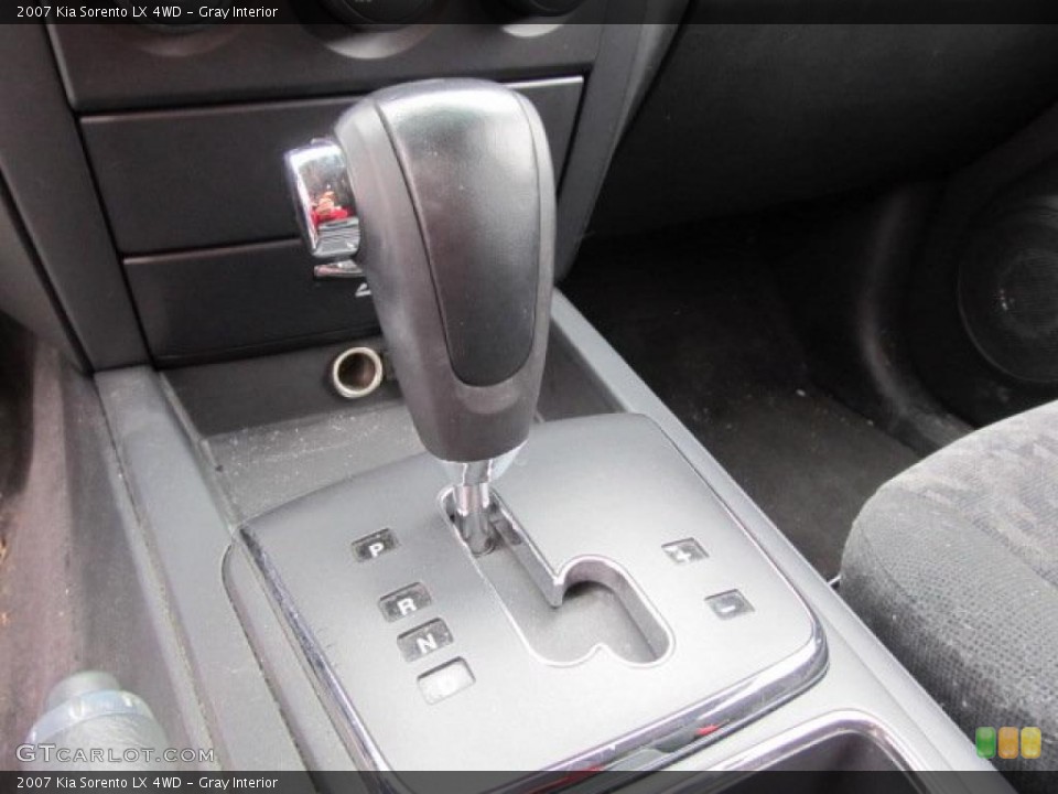 Gray Interior Transmission for the 2007 Kia Sorento LX 4WD #48419125
