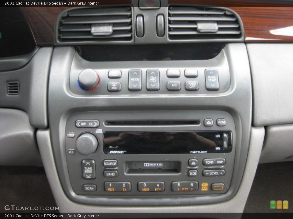 Dark Gray Interior Controls for the 2001 Cadillac DeVille DTS Sedan #48431523