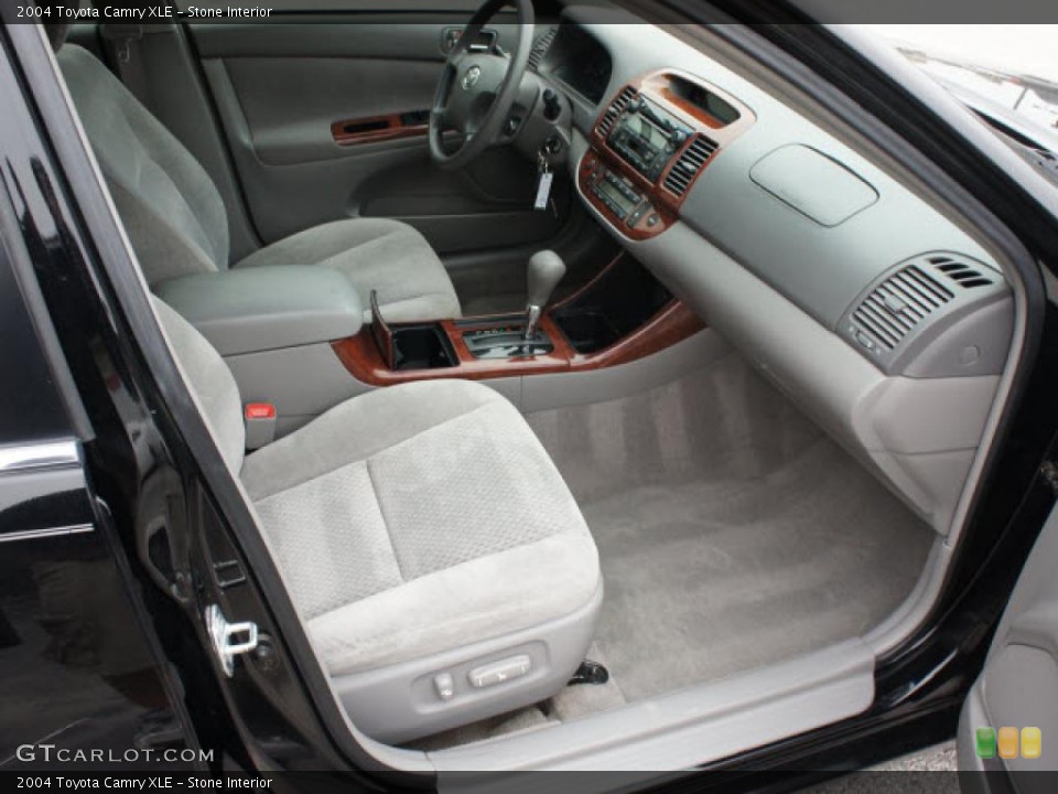 Stone Interior Photo for the 2004 Toyota Camry XLE #48433782