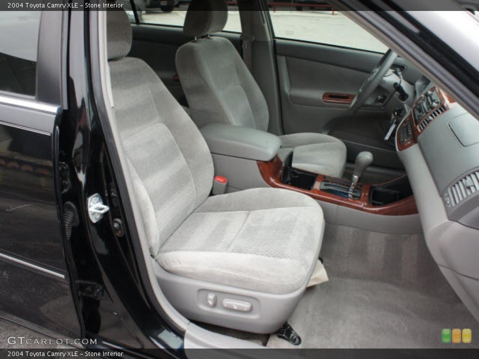 Stone Interior Photo for the 2004 Toyota Camry XLE #48433794