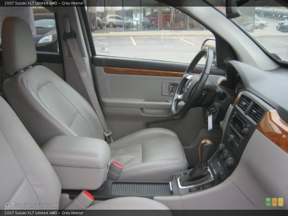 Grey Interior Photo for the 2007 Suzuki XL7 Limited AWD #48434949