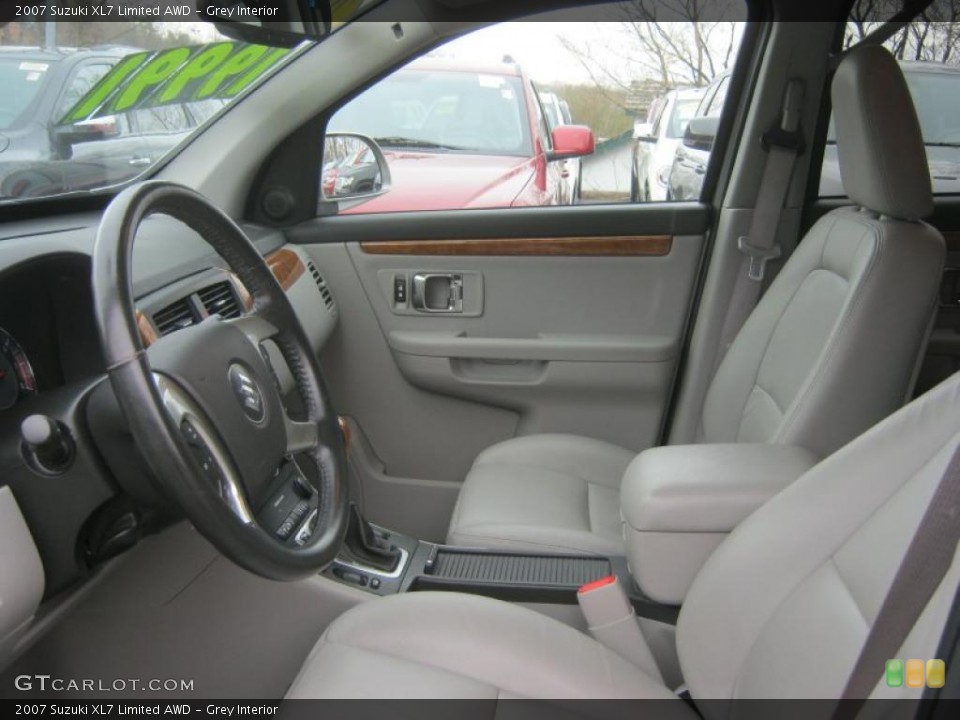 Grey Interior Photo for the 2007 Suzuki XL7 Limited AWD #48435219