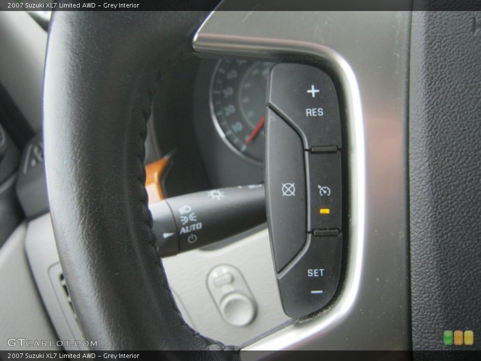 Grey Interior Controls for the 2007 Suzuki XL7 Limited AWD #48435255
