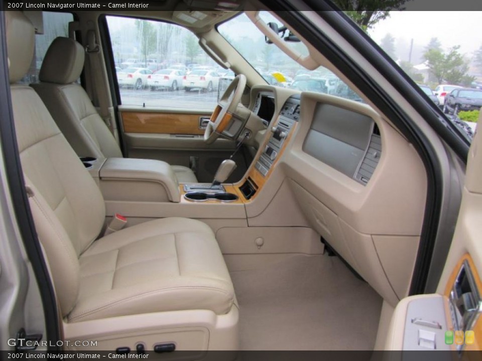 Camel Interior Photo for the 2007 Lincoln Navigator Ultimate #48436998