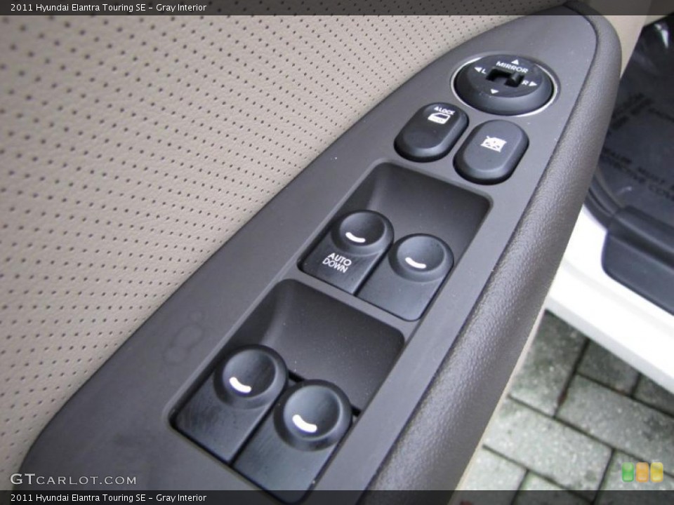 Gray Interior Controls for the 2011 Hyundai Elantra Touring SE #48437390