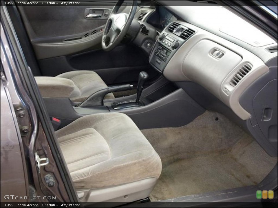 Gray Interior Photo for the 1999 Honda Accord LX Sedan #48438606