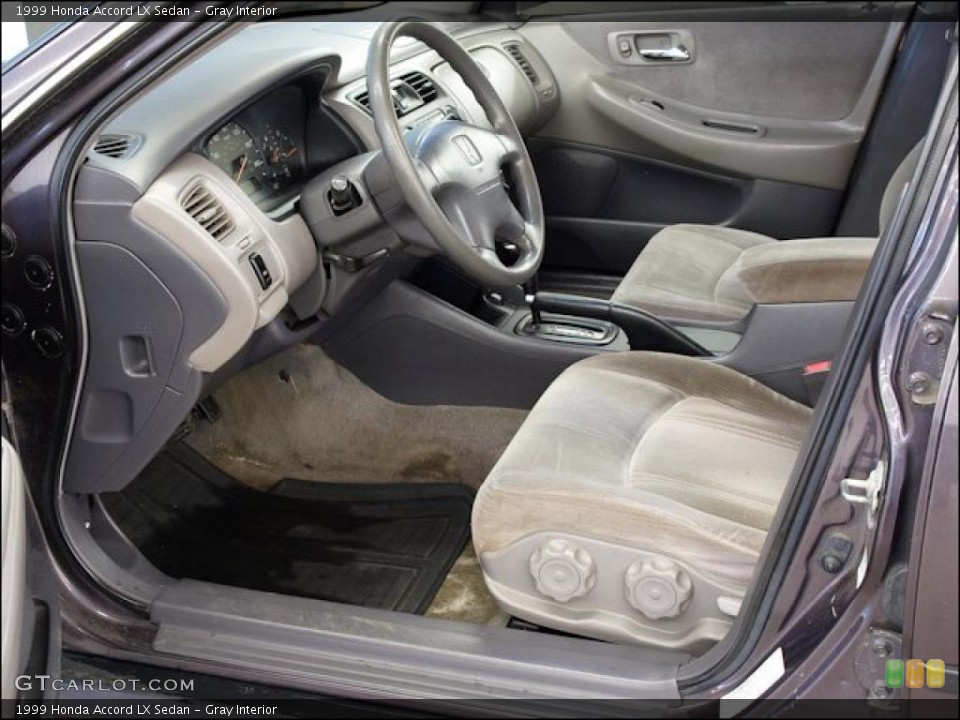 Gray Interior Photo for the 1999 Honda Accord LX Sedan #48438636