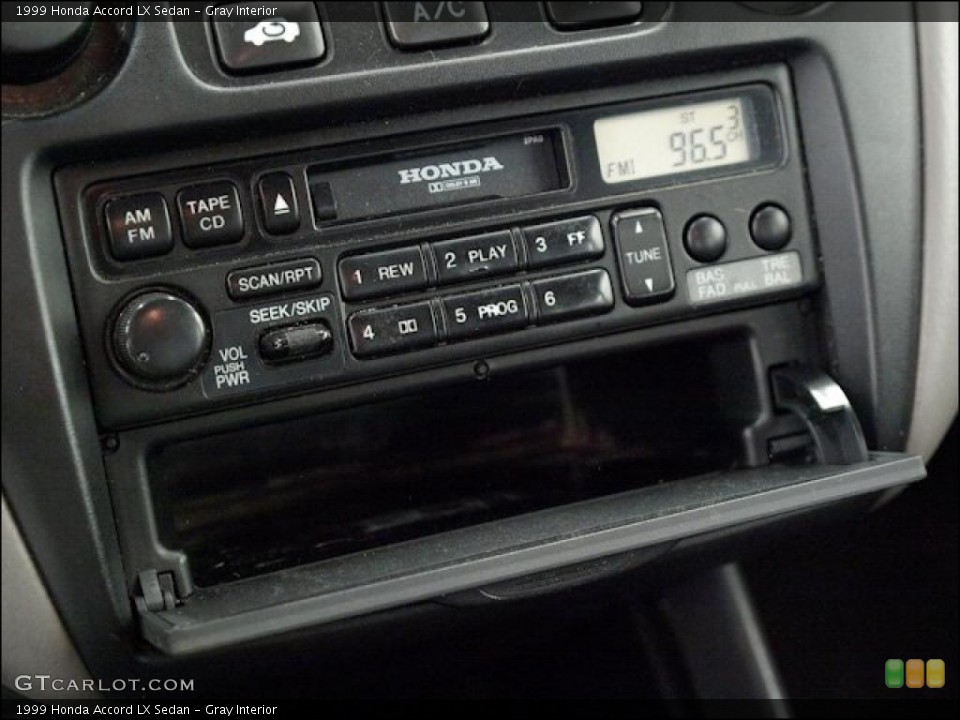 Gray Interior Controls for the 1999 Honda Accord LX Sedan #48438684