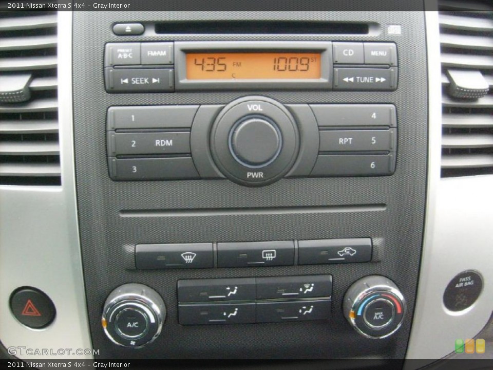Gray Interior Controls for the 2011 Nissan Xterra S 4x4 #48446979