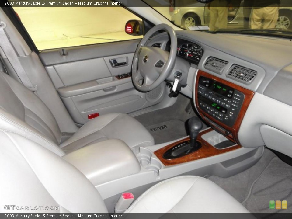 Medium Graphite Interior Photo for the 2003 Mercury Sable LS Premium Sedan #48448161