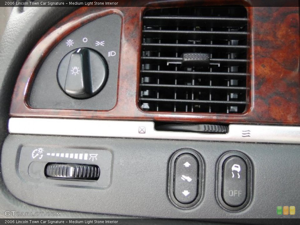 Medium Light Stone Interior Controls for the 2006 Lincoln Town Car Signature #48451059